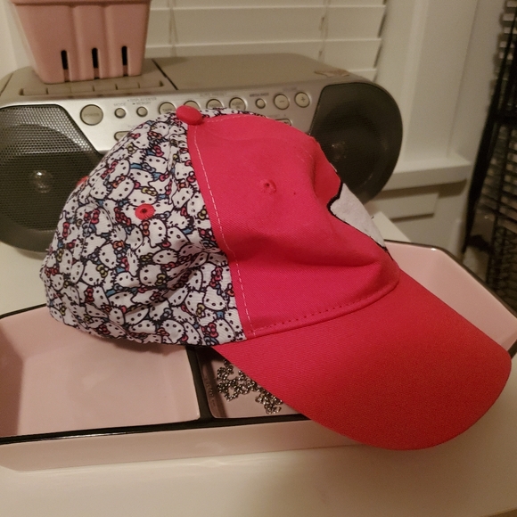 Hello Kitty Hat - Picture 2 of 5